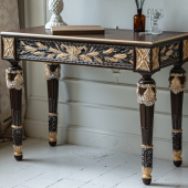 Консоль Патриция