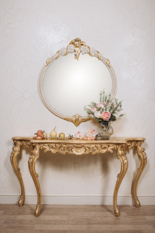 Консоль Беатрис четыре ножки