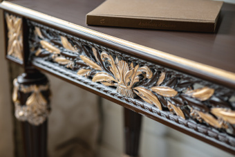 Консоль Патриция