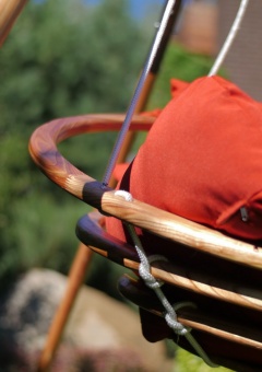 Подвесное деревянное кресло качели с подушками - комплект МАЙЯ SET