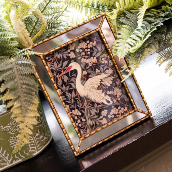 Картина «Белая птица» в раме «Аксель»