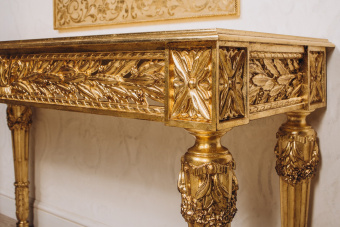 Консоль Патриция