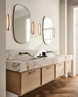 Золотое настенное зеркало “Вейл”