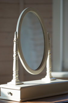 ST9321 Туалетный столик с овальным зеркалом