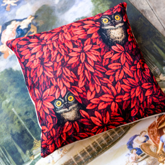 Интерьерная подушка «Две подруги»