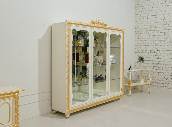 Витрина Лора