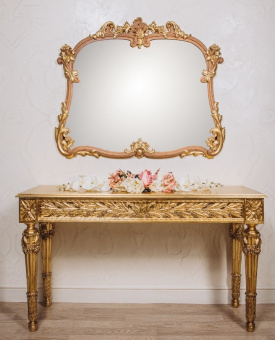 Консоль Патриция