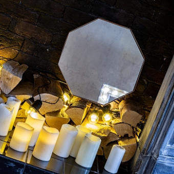 Настенное зеркало «Велау»