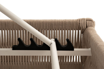 "Ривьера" шезлонг плетеный из роупа, каркас алюминий белый муар, роуп бежевый круглый, ткань бежевая