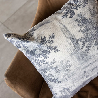 Подушка декоративная «Старый замок»